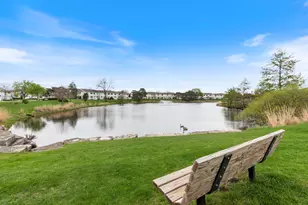 236 N Waterford Dr, Schaumburg, IL 60194 - Photo 29