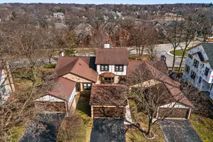 15 White Oak Cir, Saint Charles, IL 60174 - Photo 3