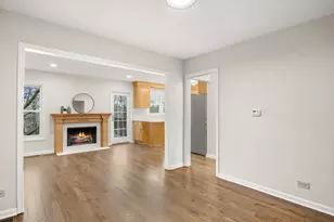 15 White Oak Cir, Saint Charles, IL 60174 - Photo 9