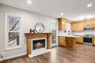 15 White Oak Cir, Saint Charles, IL 60174 - Photo 15