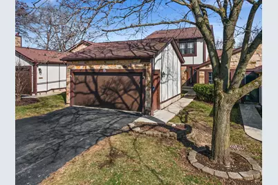 15 White Oak Circle, Saint Charles, IL 60174 - Photo 1