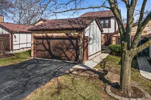 15 White Oak Cir, Saint Charles, IL 60174 - Photo 1