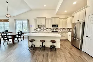 1167 Kingsley Ln, Aurora, IL 60505 - Photo 3