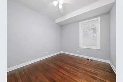 8722 S Kingston Avenue, Chicago, IL 60617 - Photo 7