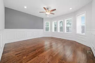 8722 S Kingston Ave, Chicago, IL 60617 - Photo 5