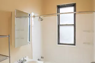 5326 S Cornell Ave, Chicago, IL 60615 - Photo 9