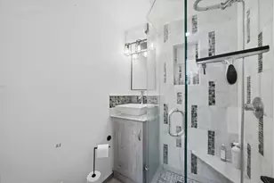 251 N Michigan Ave, Villa Park, IL 60181 - Photo 11