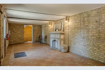 3100 W Addison Street #1A, Chicago, IL 60618 - Photo 3