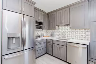 7734 W Rascher Ave, Chicago, IL 60656 - Photo 13