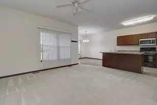 23055 Ironwood Dr, Plainfield, IL 60586 - Photo 3