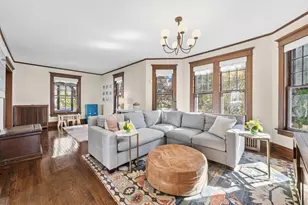 323 W Maple Ave, Libertyville, IL 60048 - Photo 9