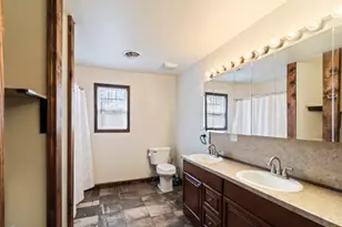 138 W 1st St, Streator, IL 61364 - Photo 17