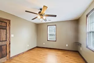 138 W 1st St, Streator, IL 61364 - Photo 11