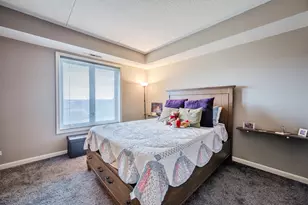 12900 W Heiden Cir, Lake Bluff, IL 60044 - Photo 15