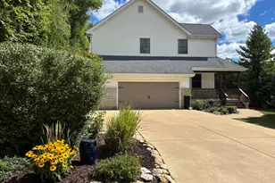 2S590 Seraph Holmes Ct, Warrenville, IL 60555 - Photo 3