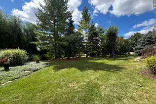 2S590 Seraph Holmes Ct, Warrenville, IL 60555 - Photo 13