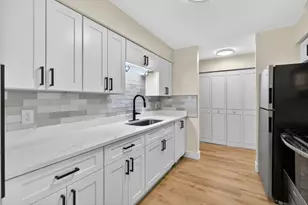 222 Madison St, Joliet, IL 60435 - Photo 7