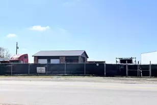 394 E Glenwood Dyer Rd, Glenwood, IL 60425 - Photo 9