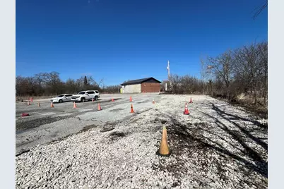 394 E Glenwood Dyer Road, Glenwood, IL 60425 - Photo 3