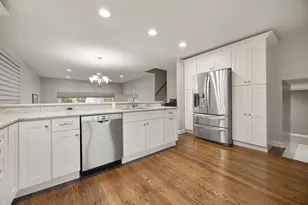 1811 Azalea Ln, Mount Prospect, IL 60056 - Photo 11