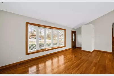 13055 W 28th Street, Zion, IL 60099 - Photo 3
