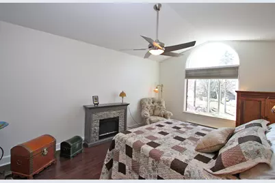 328 Indian Point #328, Lake Barrington, IL 60010 - Photo 37