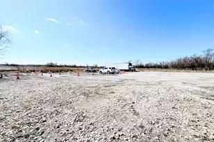 394 E Glenwood Dyer Rd, Glenwood, IL 60425 - Photo 11