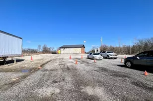 394 E Glenwood Dyer Rd, Glenwood, IL 60425 - Photo 9