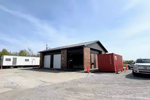 394 E Glenwood Dyer Rd, Glenwood, IL 60425 - Photo 3