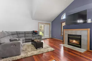 22048 Jordan Ln, Richton Park, IL 60471 - Photo 3