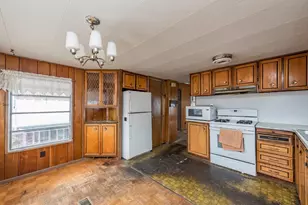 38285 N Sheridan Rd, Beach Park, IL 60087 - Photo 7