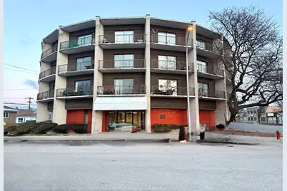 3900 W 95th Street #305, Evergreen Park, IL 60805 - Photo 1