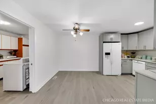 127 Fairlane Ct, Bloomingdale, IL 60108 - Photo 9