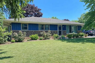 535 Thompson Avenue, Winthrop Harbor, IL 60096 - Photo 1