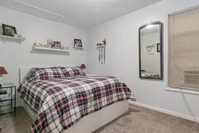 2450 N Central Park Avenue, Chicago, IL 60647 - Photo 11