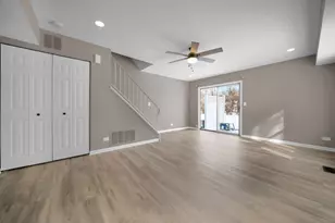 2646 Country Oaks Ct, Aurora, IL 60502 - Photo 3