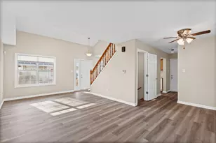 3490 Willowview Ct, Aurora, IL 60504 - Photo 3