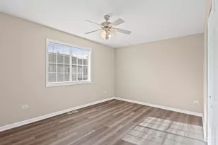 3490 Willowview Ct, Aurora, IL 60504 - Photo 9