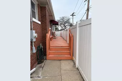 5215 W Church Street, Skokie, IL 60077 - Photo 13