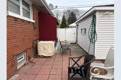 5215 W Church Street, Skokie, IL 60077 - Photo 15