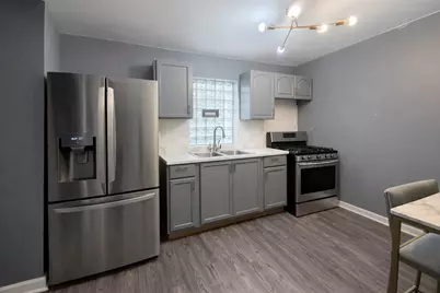 5444 W Walton Avenue, Chicago, IL 60651 - Photo 5