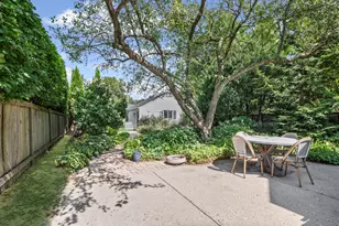 1313 Chancellor St, Evanston, IL 60201 - Photo 29