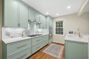 1313 Chancellor St, Evanston, IL 60201 - Photo 9