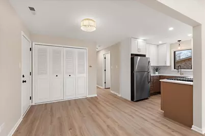 3709 W 119th Street #112, Alsip, IL 60803 - Photo 7