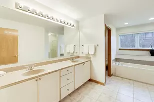 2304 Sarazen Dr, Vernon Hills, IL 60061 - Photo 17