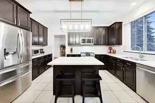 2304 Sarazen Dr, Vernon Hills, IL 60061 - Photo 7