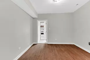 8042 S Champlain Ave, Chicago, IL 60619 - Photo 11