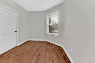 8042 S Champlain Ave, Chicago, IL 60619 - Photo 9