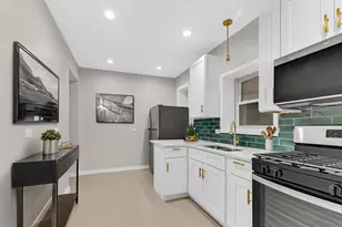 8042 S Champlain Ave, Chicago, IL 60619 - Photo 15