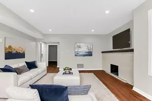 8042 S Champlain Ave, Chicago, IL 60619 - Photo 3